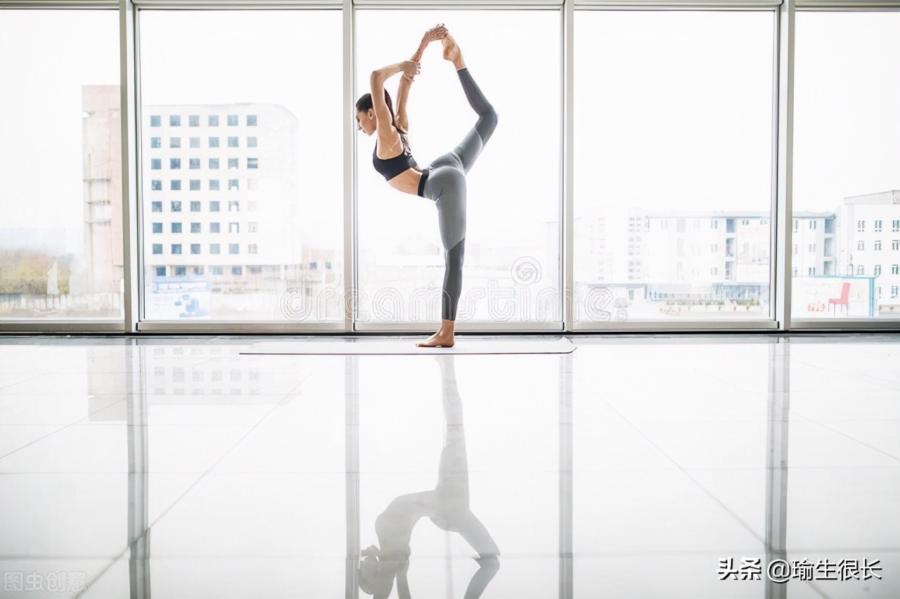 如何从一个新手成为瑜伽教练,零基础如何才能成为瑜伽教练