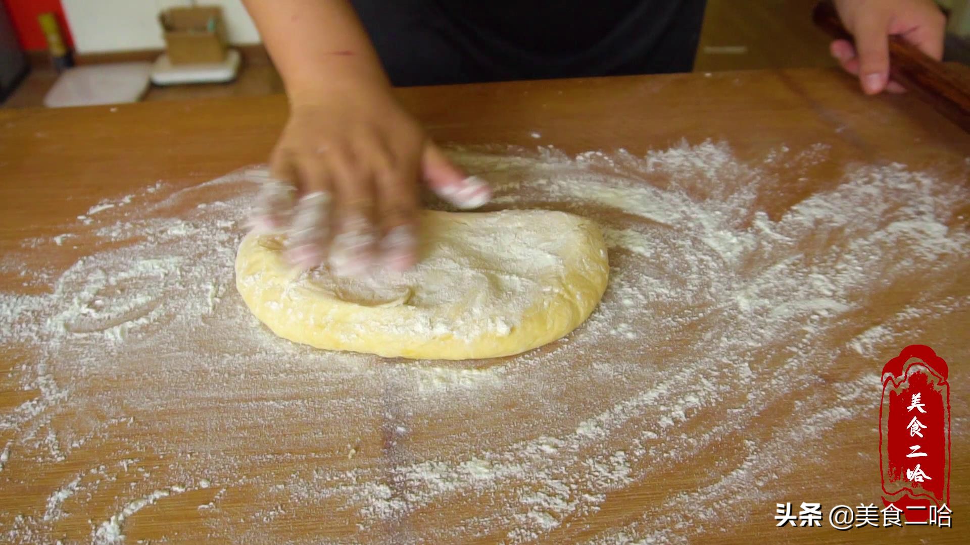 油条的制作方法使油条更酥脆,油条怎样配比炸出来的油条好吃