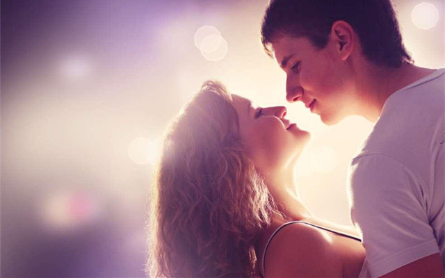 如何向女生表白100%不会被拒绝,怎么向女生表白被拒绝了又不尴尬