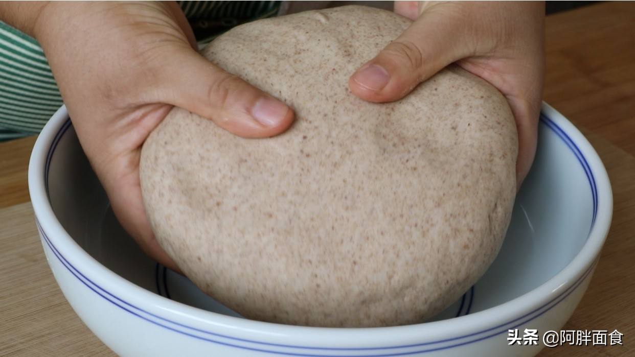 多用这菜调包子馅,多用这面擀包子皮,孩子吃促消化,成人吃减肉