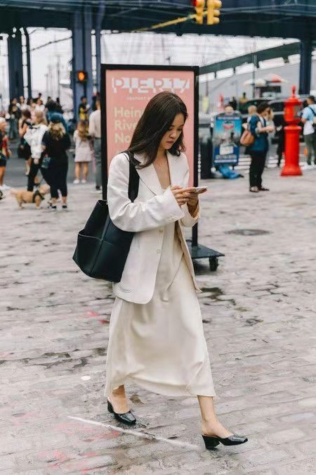 修身长款连衣裙怎么搭配西装外套,连衣裙与西装外套高级感搭配