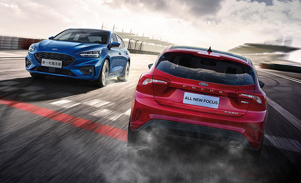 沃尔沃v40和雷克萨斯ct,沃尔沃两厢车v40新车落地价格