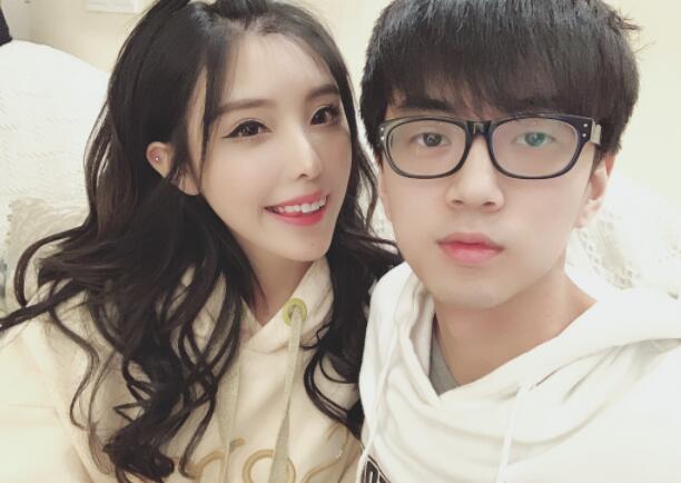 斗鱼2019年年度十大巅峰主播,19年斗鱼10大巅峰主播都是谁