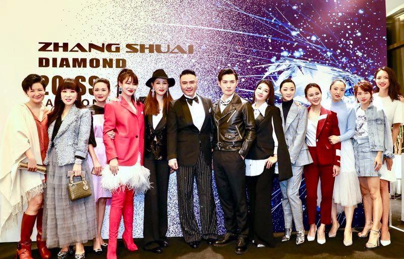 任达华老婆琦琦穿绿色亮片短裙,任达华妻子琦琦同款衣服