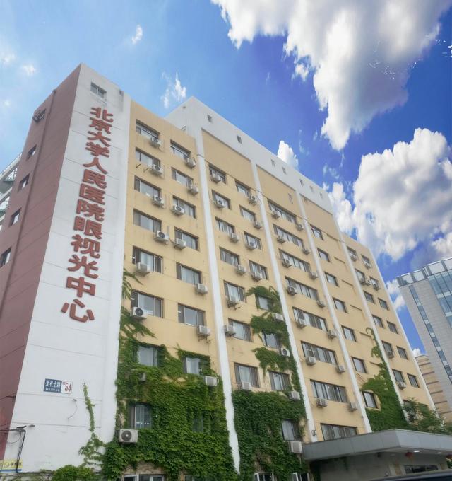 电脑验光和人工验光哪个准确,眼镜店电脑验光准确吗