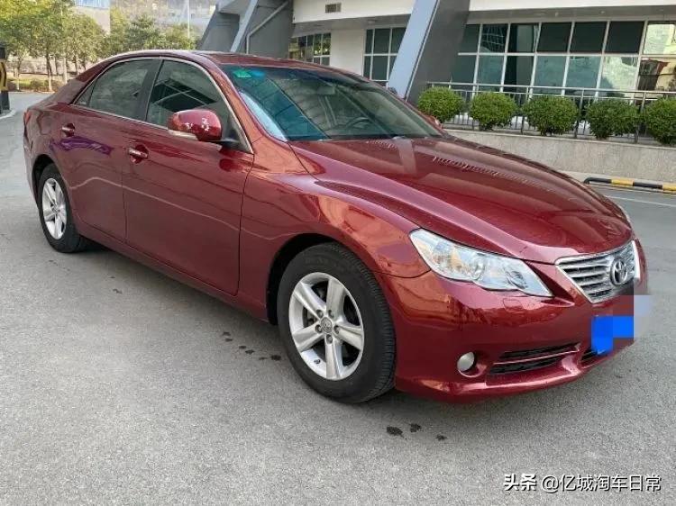 丰田锐志11款10万公里,2011年锐志2.5v风尚菁英版灰色