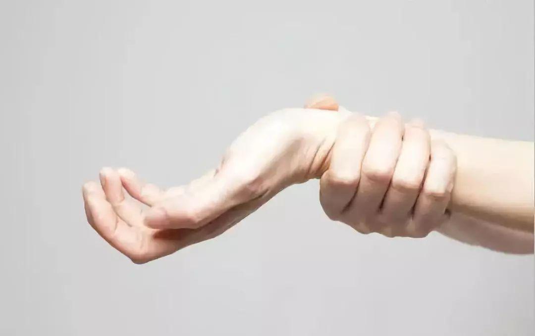 脓性指头炎痒吗,脓性指头炎是橘皮样病变吗