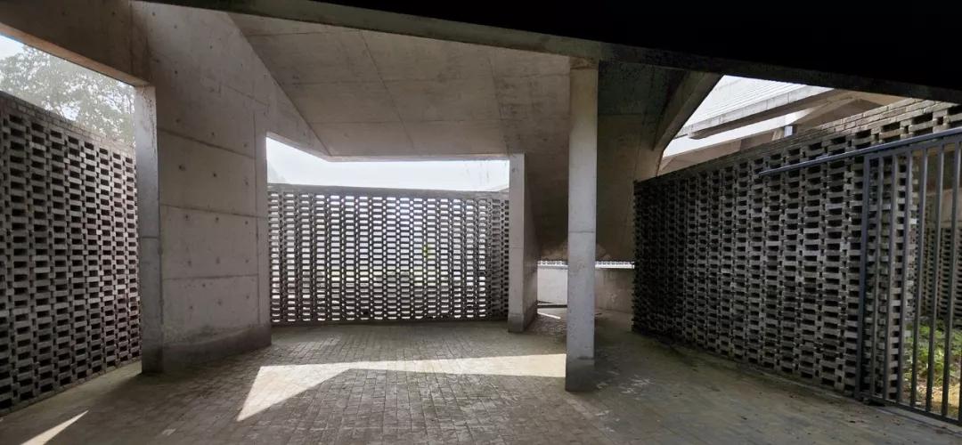 坡地怎样设计园林房,极简风格小区园林设计