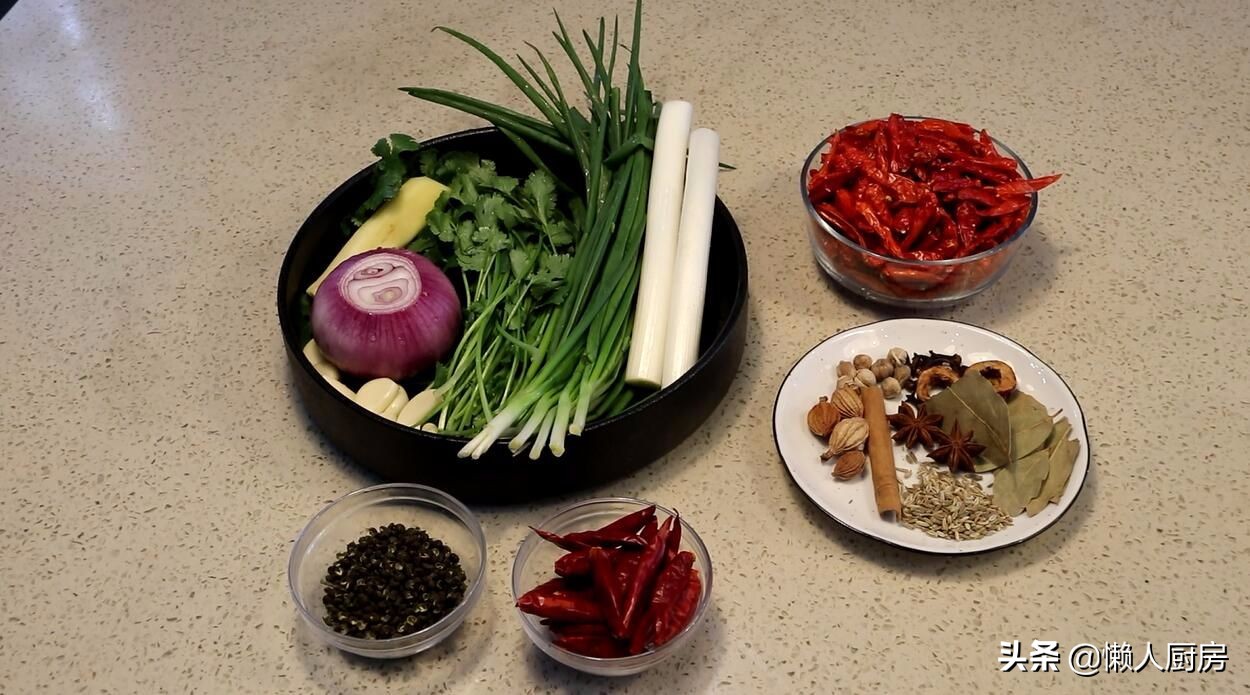 吃火锅不用买底料，教你自己在家炒底料，麻辣鲜香，做法超详细