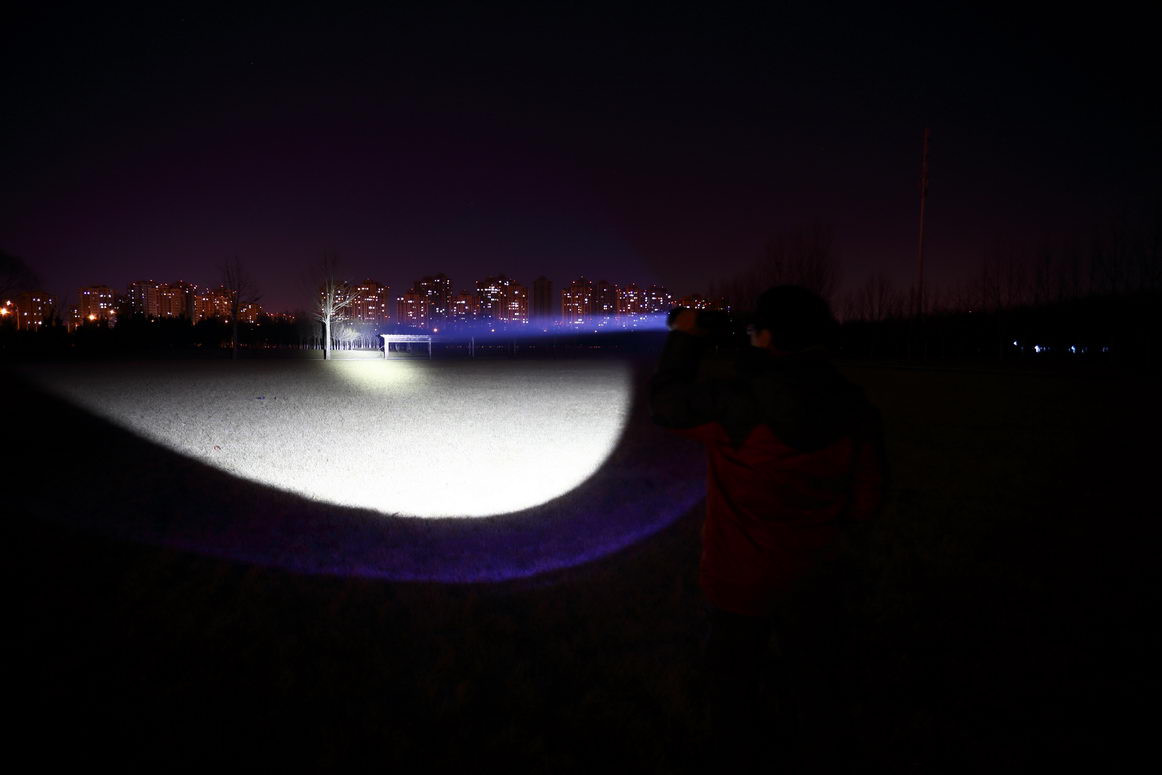 性能怪兽7500流明超级远射雷鸣兔SD90评测#科技快报#