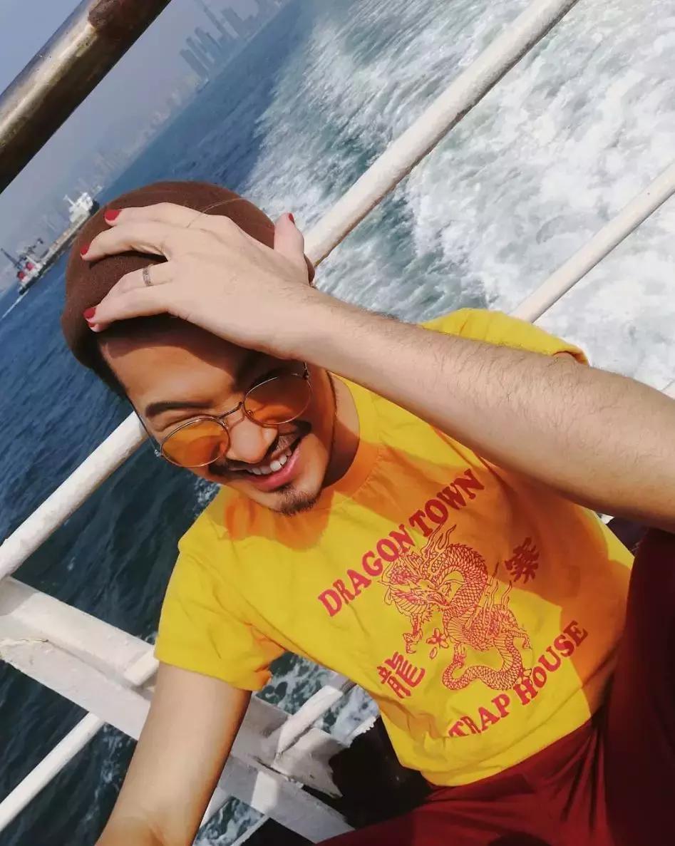 我应该给这些被骗来做美甲的男生道个歉