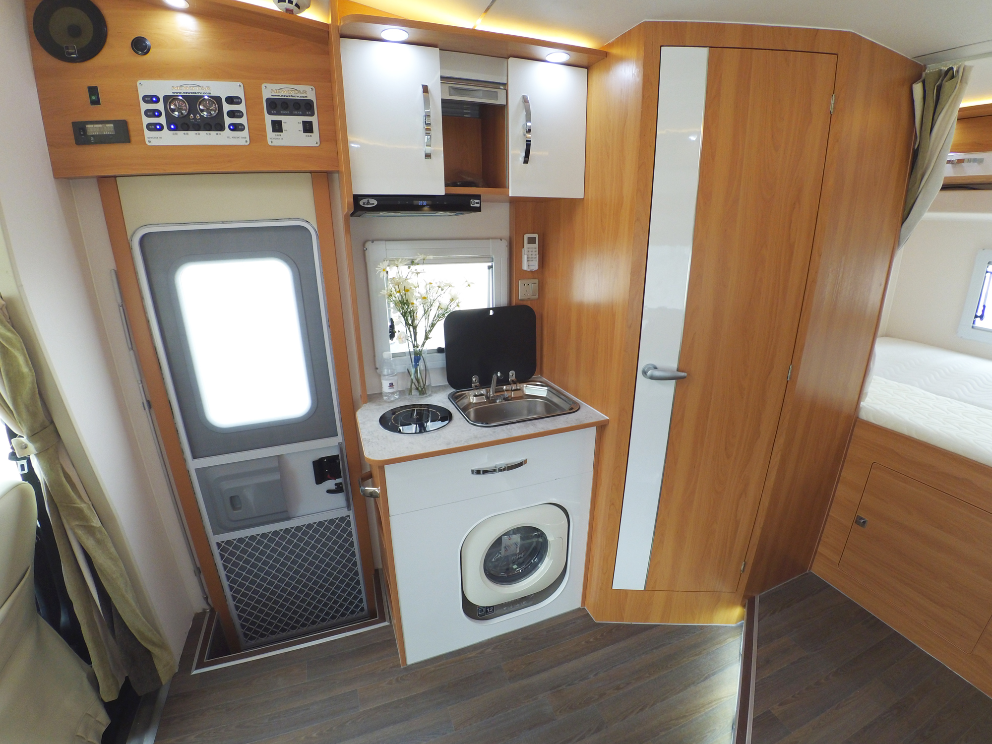 c型房车和b型房车驾驶证要求,蓝牌c照重型房车上路