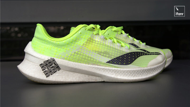 李宁飞电跑鞋的区别,李宁跑鞋飞电3cvs赤兔6pro