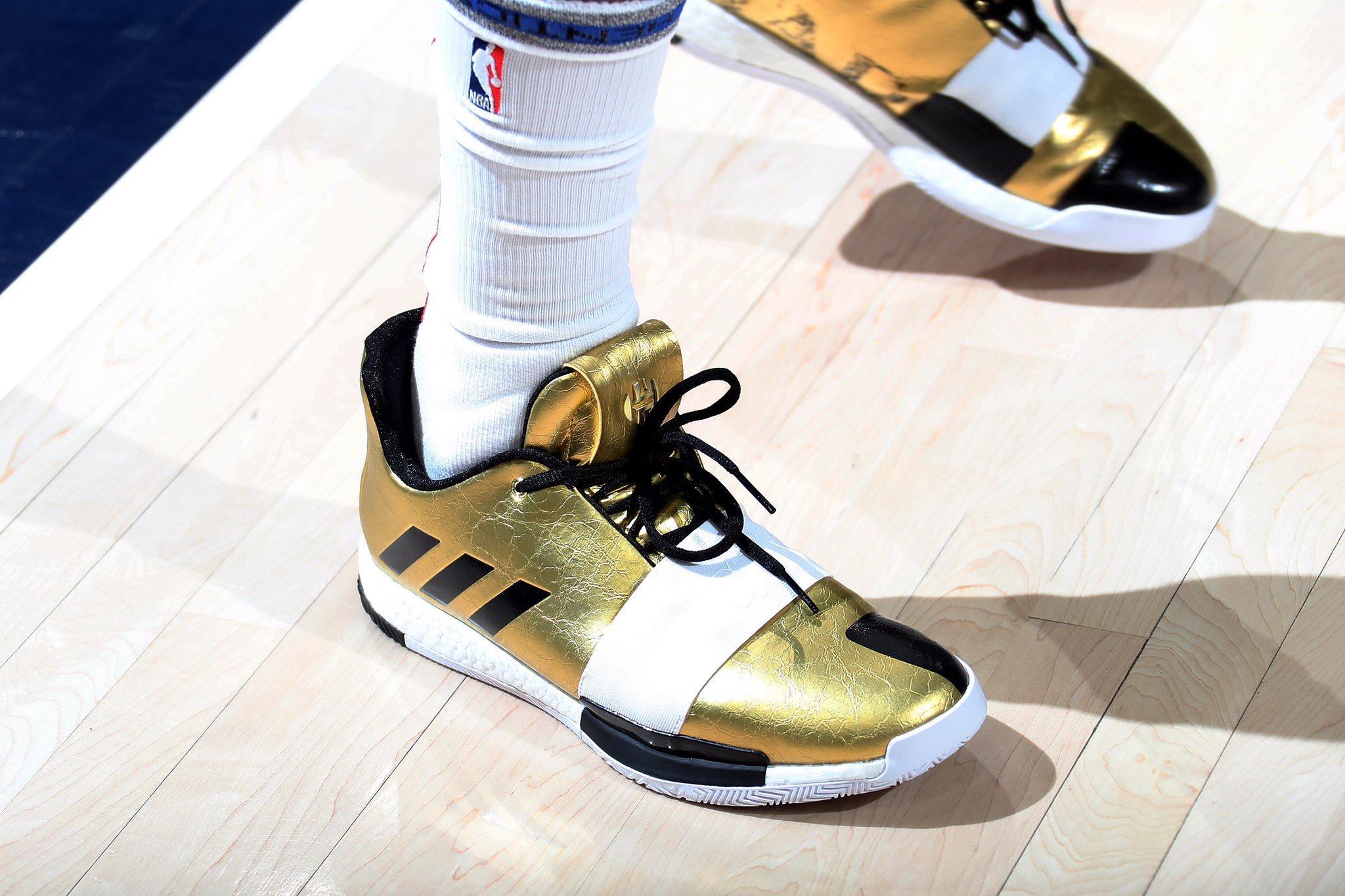 又帅又能压马路的性价比高的球鞋,推荐几双性能好性价比高的球鞋