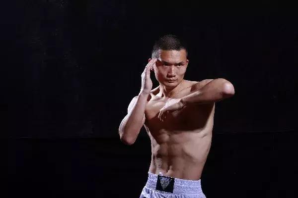 峨眉传奇焦点对决一触即发，中国传奇老将欲终结非洲天才新星