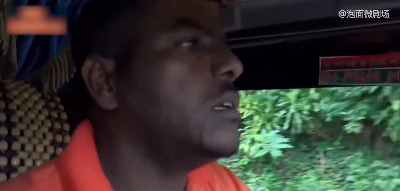 非洲的奇葩铁路：火车照明靠手电筒，不脱轨就是中大奖！纪录片