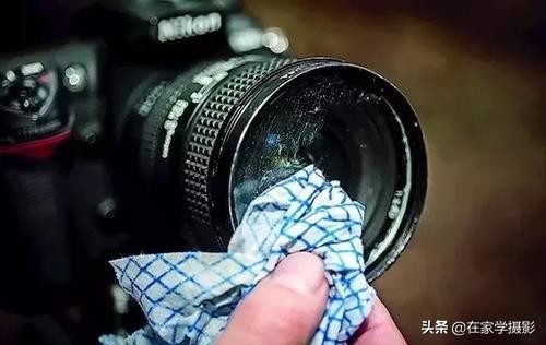 相机镜头镜片卡死了怎么卸下来,镜头摔了取不下来怎么办
