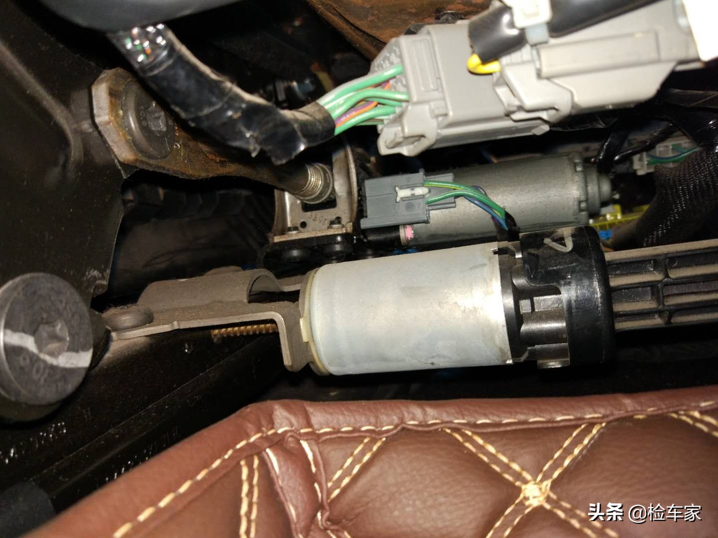 2万公里贬值80多万,45万买辆V8+6.4L的JEEP大切诺基SRT还值吗?