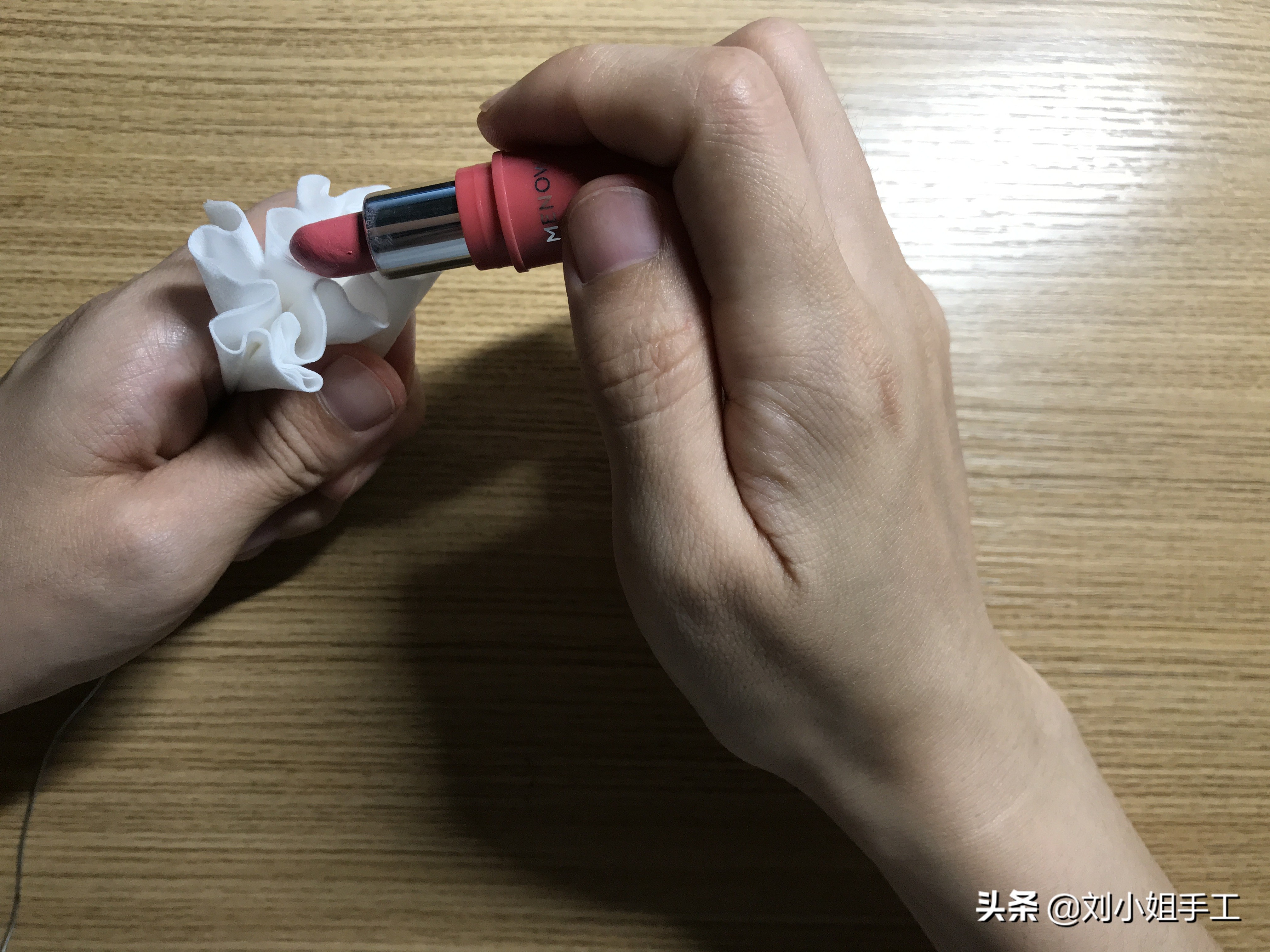 创意花朵手工DIY，用纸巾做出漂亮的花朵，超简单