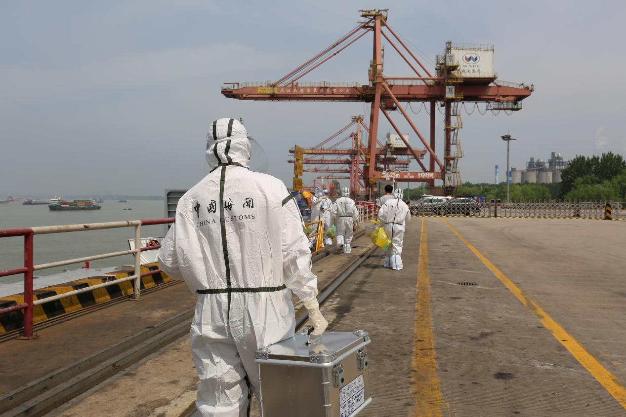 连麦*会两**|与人民群众同甘共苦、奋力前行,中国人民追求美好生活的愿望一定能实现