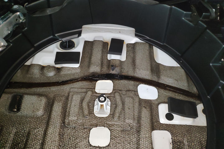 英菲尼迪fx35最容易哪里进水,英菲尼迪fx35天窗漏水底板全是水