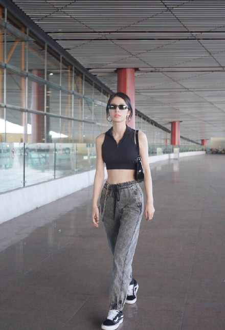 明星都在背的斜挎包,盘点一下女明星背什么包