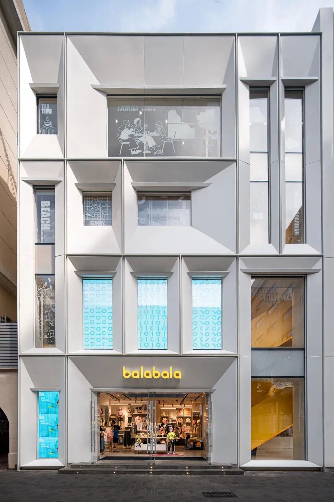 巴拉巴拉品牌实体店,巴拉巴拉万达形象