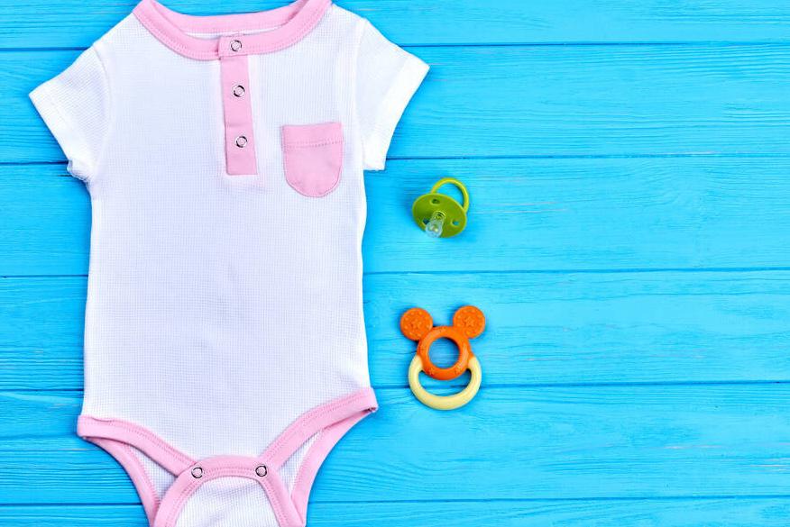 湿疹死皮粘着肉,湿疹粘在衣服上