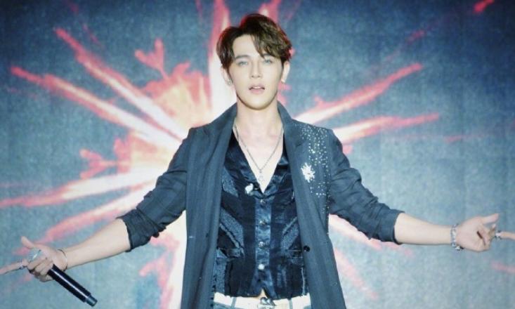 炎亚纶重返17岁,周杰伦炎亚纶