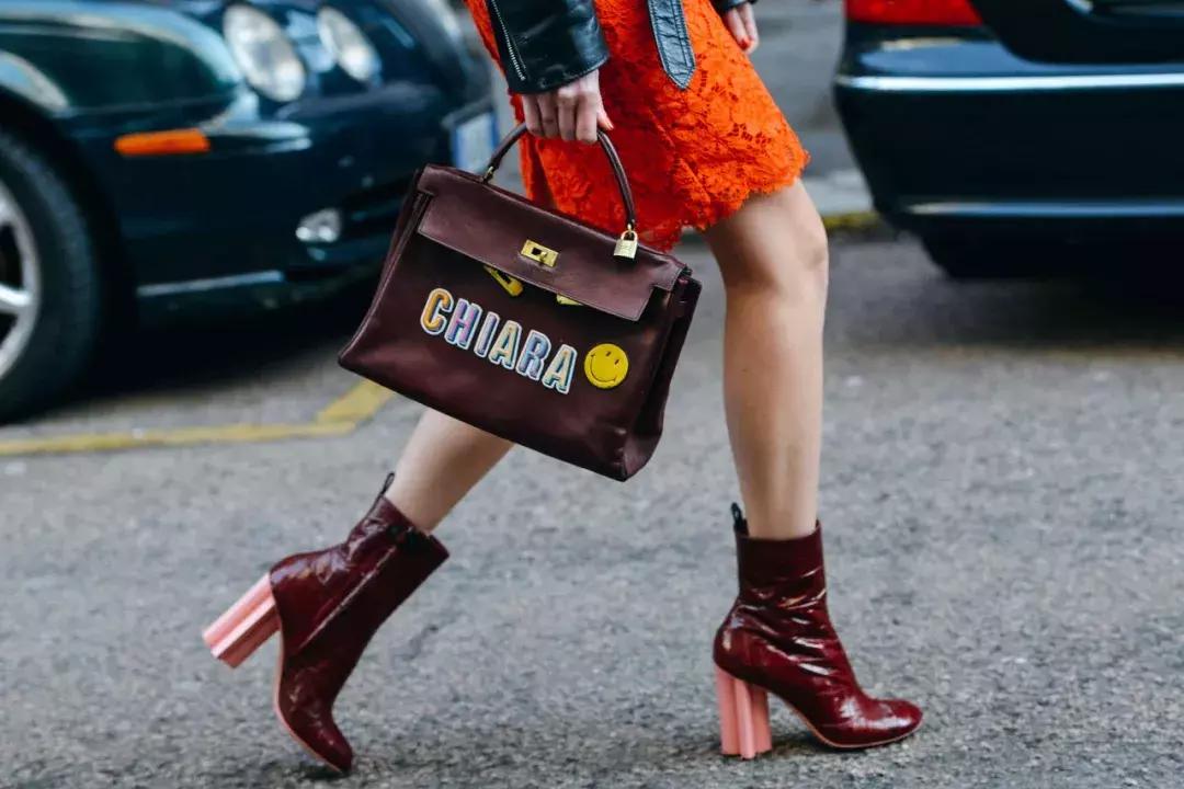 爱买衣服的女人有多幸福,爱买衣服爱打扮的女人