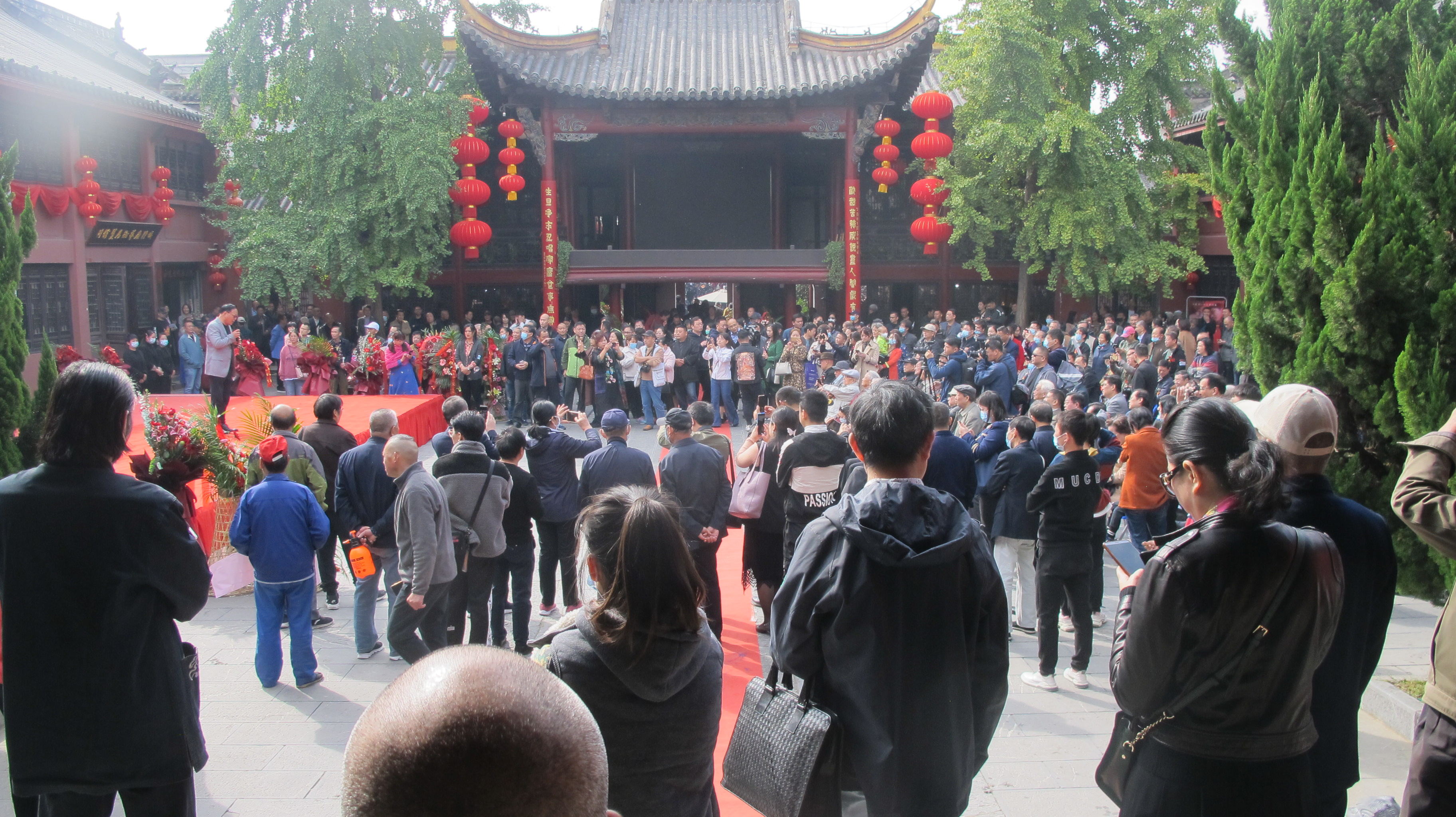 远看山有色近听水无声古诗,远看山有色近听水无声谜语