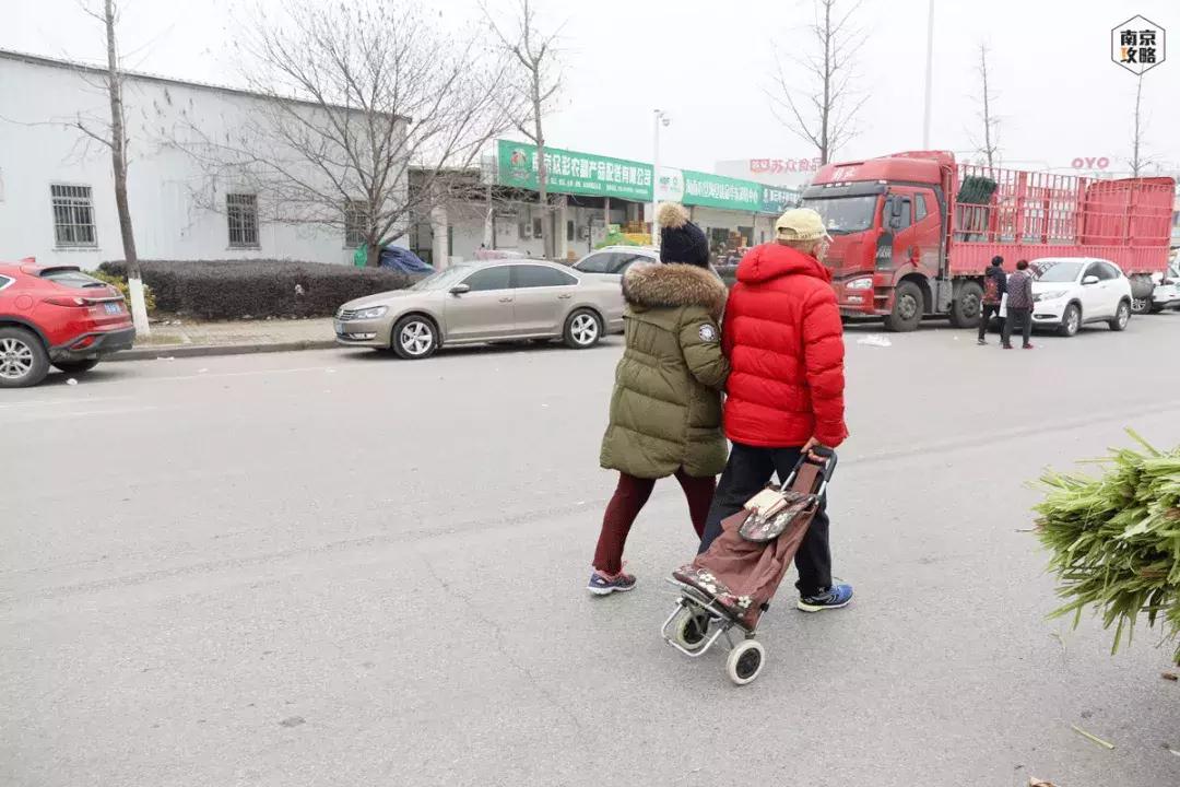众彩物流公司年货,众彩物流年货大集