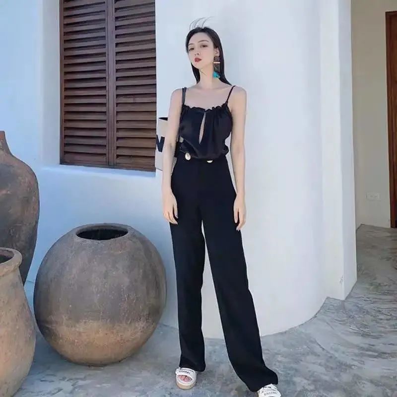 全是黑色衣服怎么穿出高级感,男黑色衣服的高级搭配