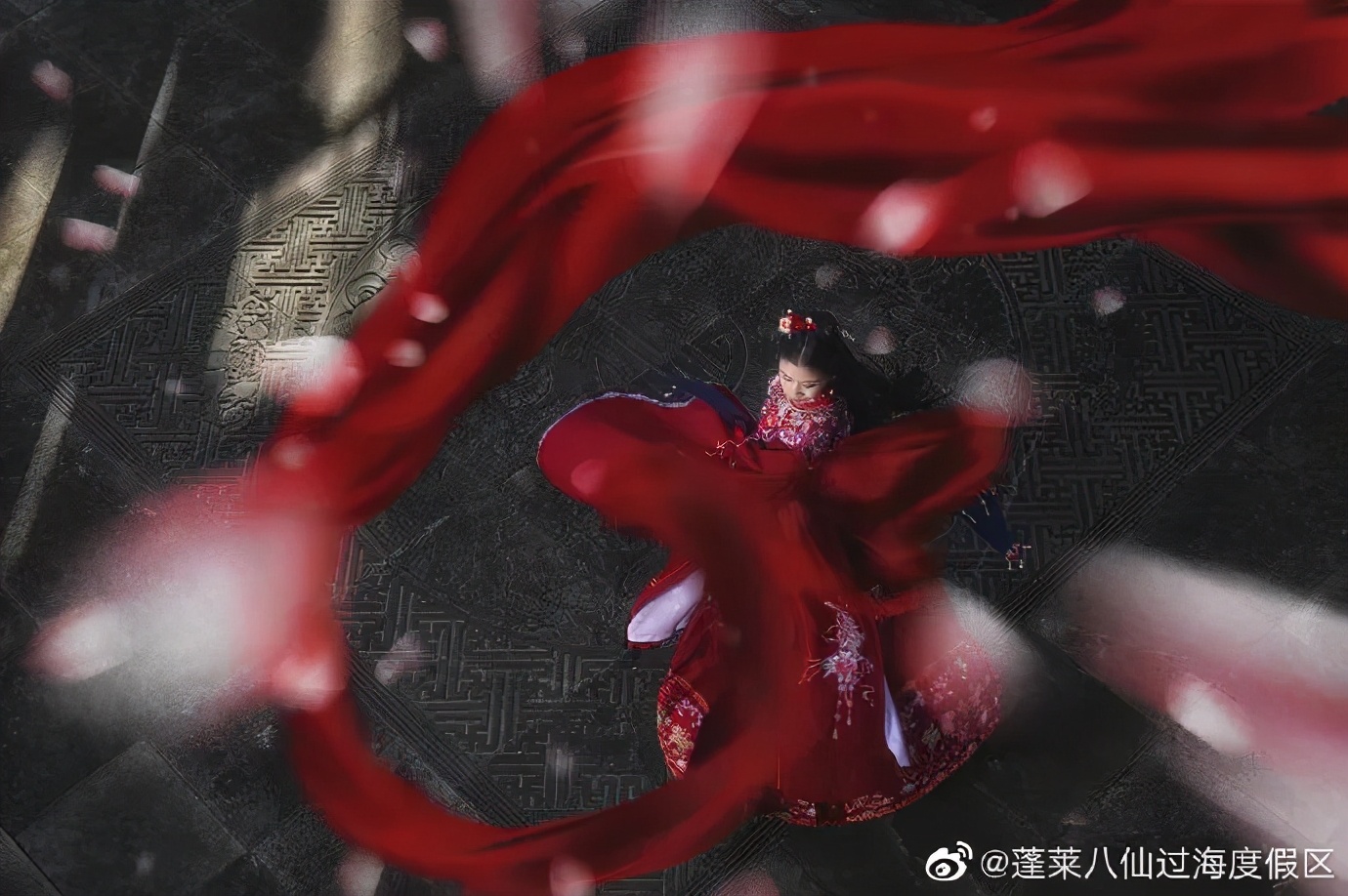 在蓬莱三仙山风景区美妙的取景,古风小姐姐如此惊艳堪称大片