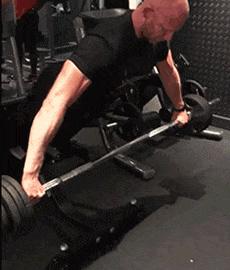 “山羊挺身”这么做,美臀美背练出来