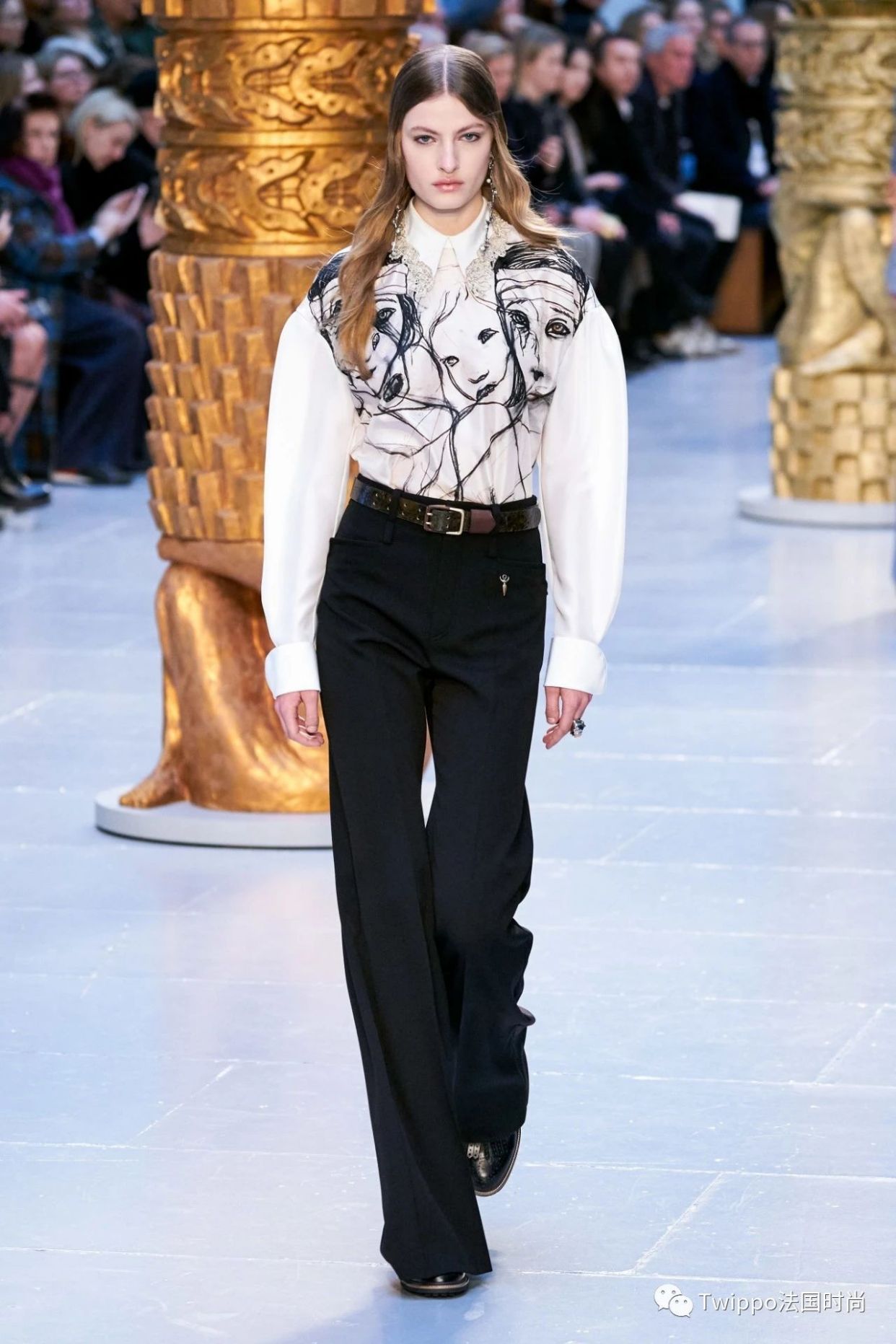 2020秋冬巴黎时装周givenchy秀场 (jacquemus 2020巴黎时装周秀场)