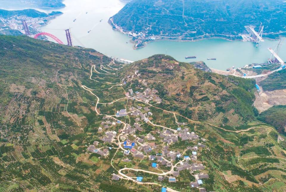 他是谁？第一次来湖北秭归，就一往情深……