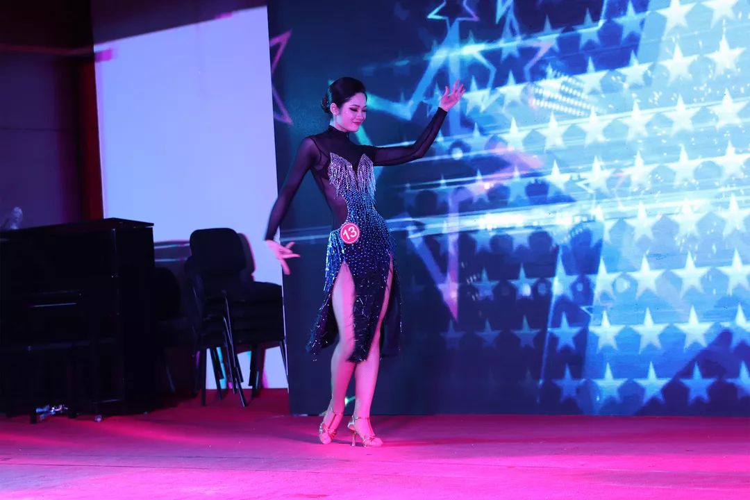 看图识人的女人是谁,看图识人这个女人是谁