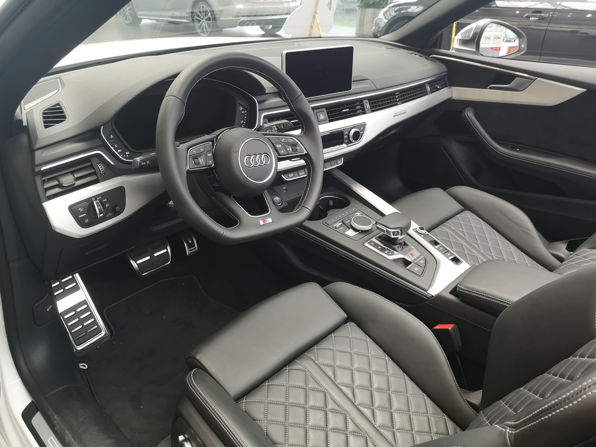 23款奥迪s5敞篷版沉浸式体验,新款奥迪s5敞篷版实车拉风的设计