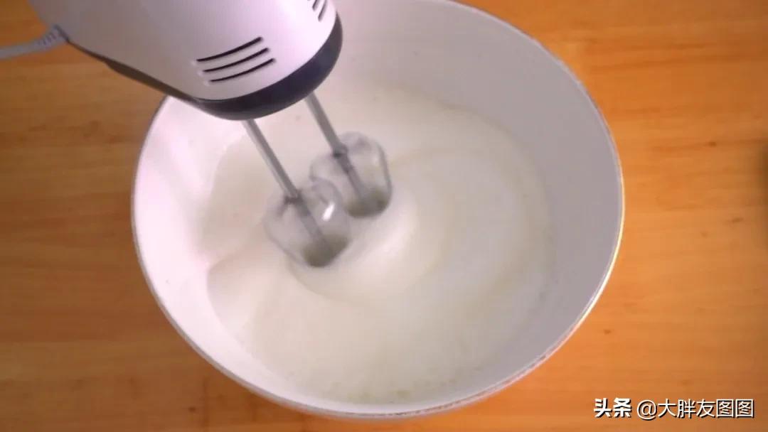 酸奶蛋糕制作教程零基础,比豆腐脑还嫩滑的酸奶蛋糕