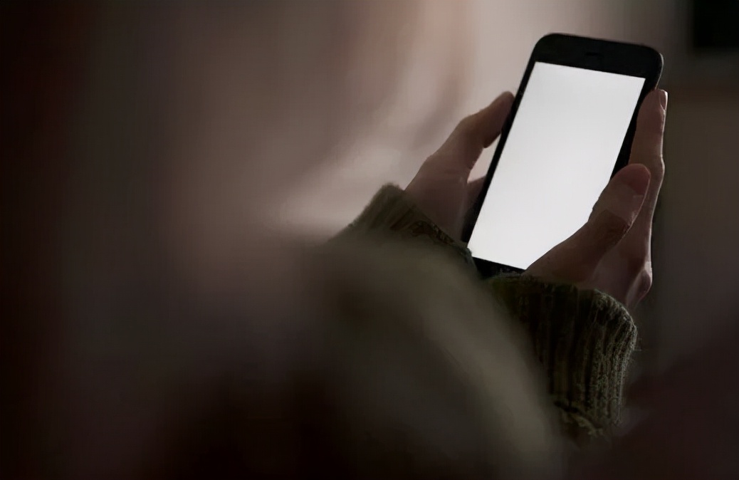 当你偷偷浏览成人网站时，会被谁知道？