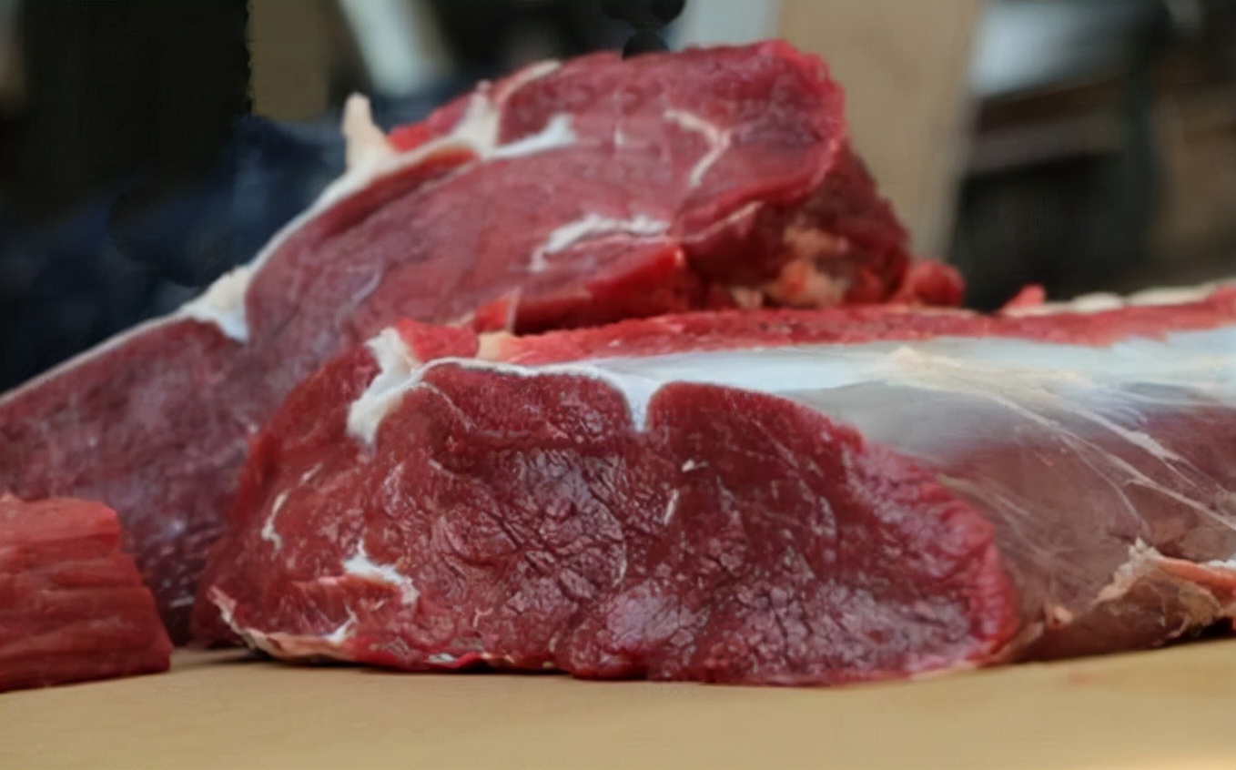 吉林大叔回乡养黄牛,养殖黄牛走上致富路