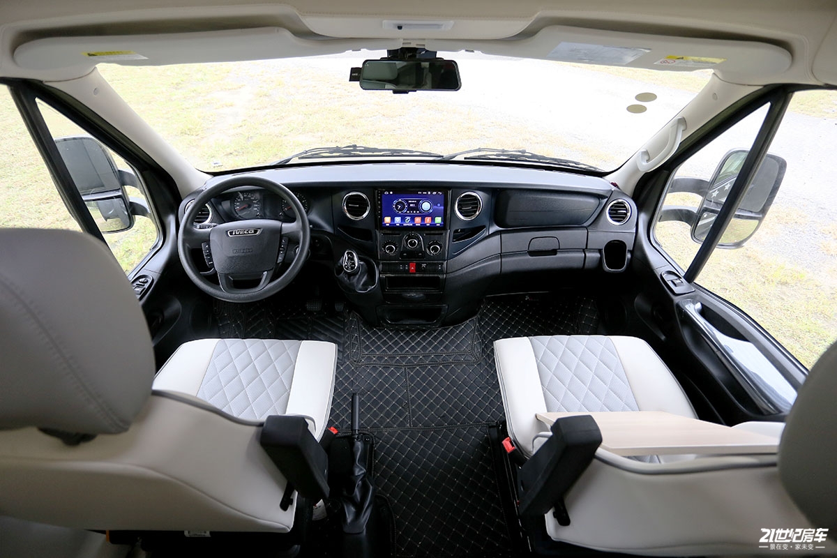 最新国产依维柯欧胜四驱房车,依维柯欧胜6.5吨悬挂