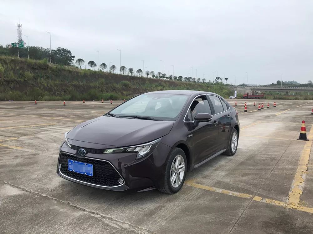 试驾雷凌双擎动力操控如何,21款雷凌双擎运动版底盘视频