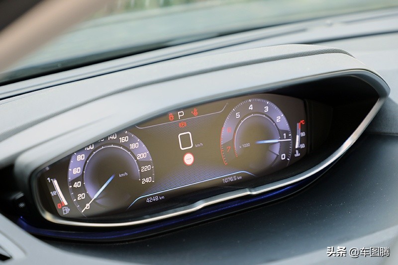 东风标致suv最新款7座5008自动,沉浸式体验新款标致5008白色