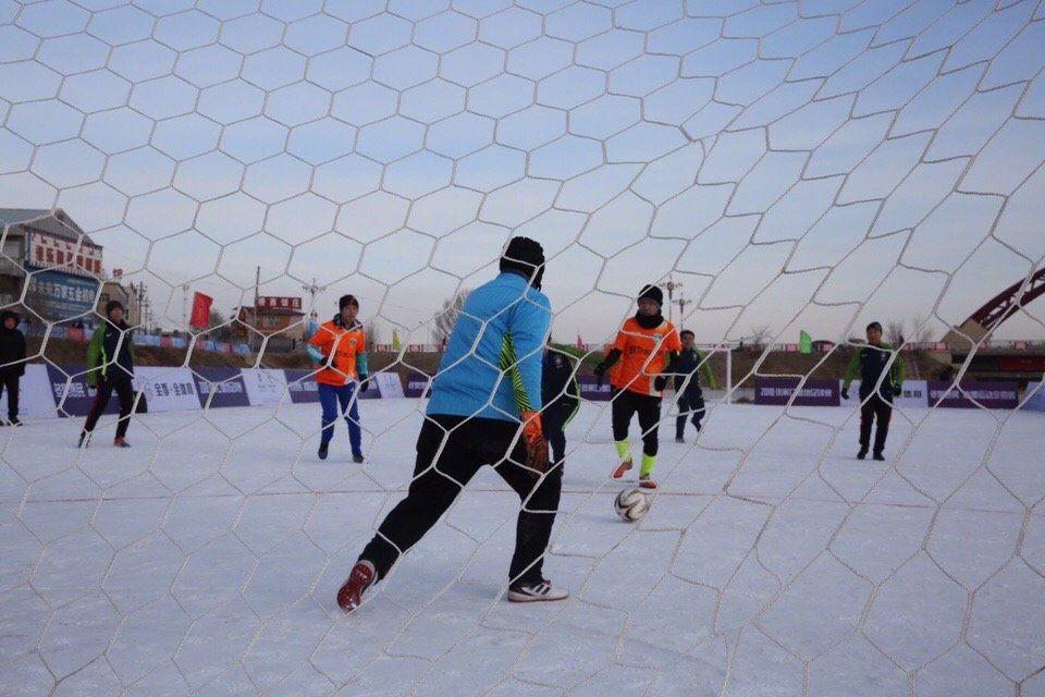 冰钓头鱼拍卖,冰湖捕鱼头鱼拍卖