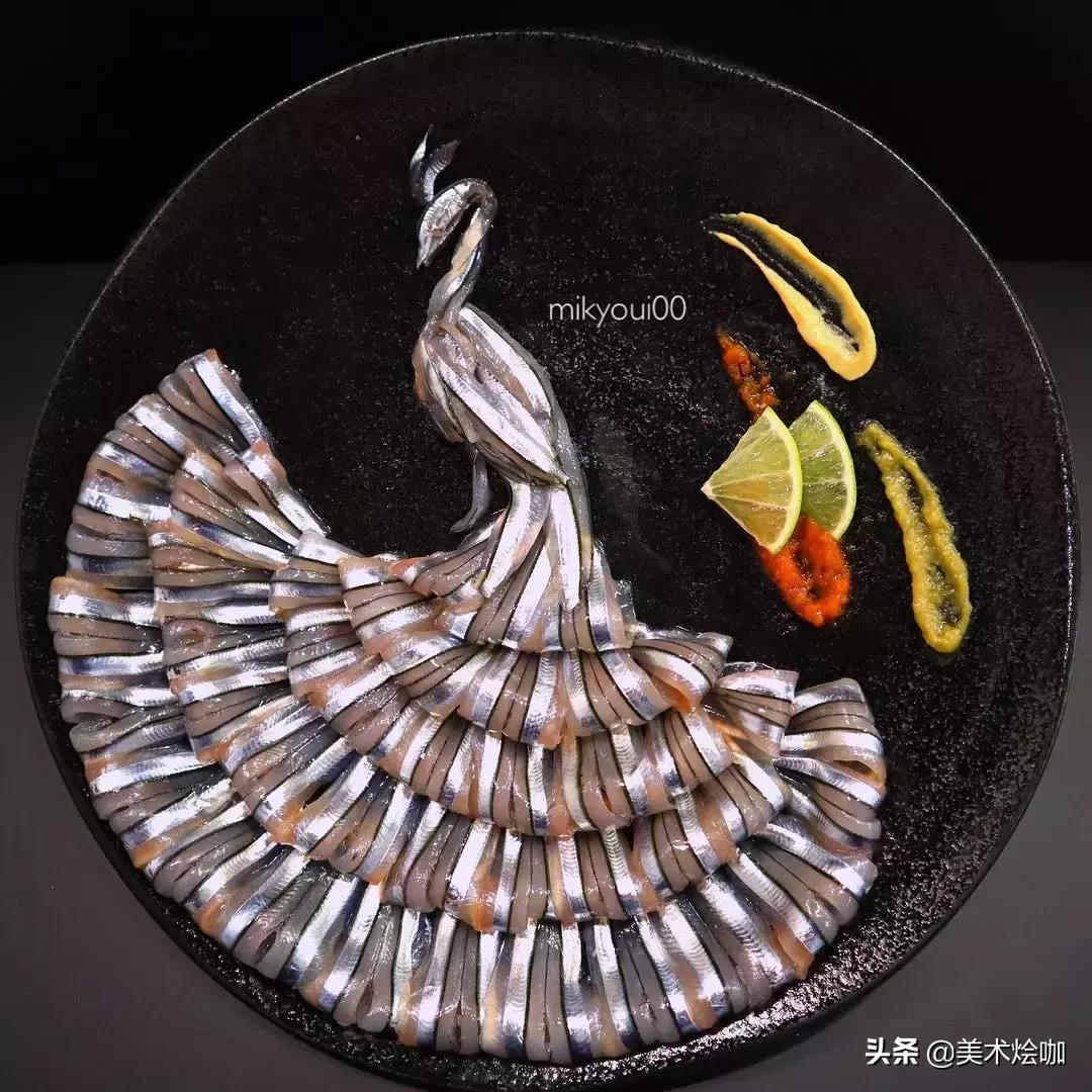 这是家里有矿吗,用三文鱼作画也能美到爆