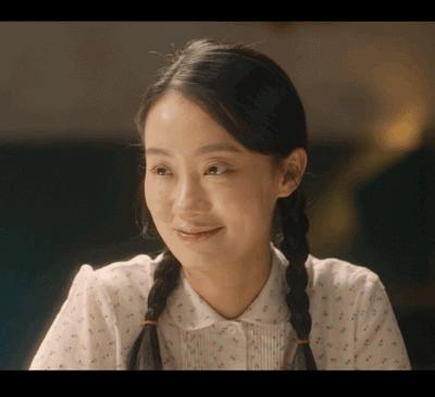 大脸女孩披头散发怎么显脸小,披头散发的简单辫子显脸小