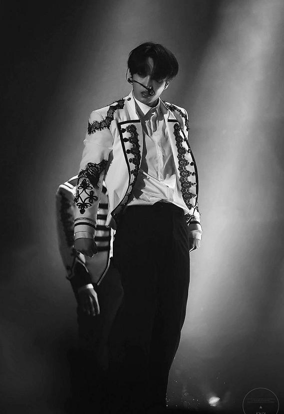 边伯贤穿搭风格,边伯贤单品