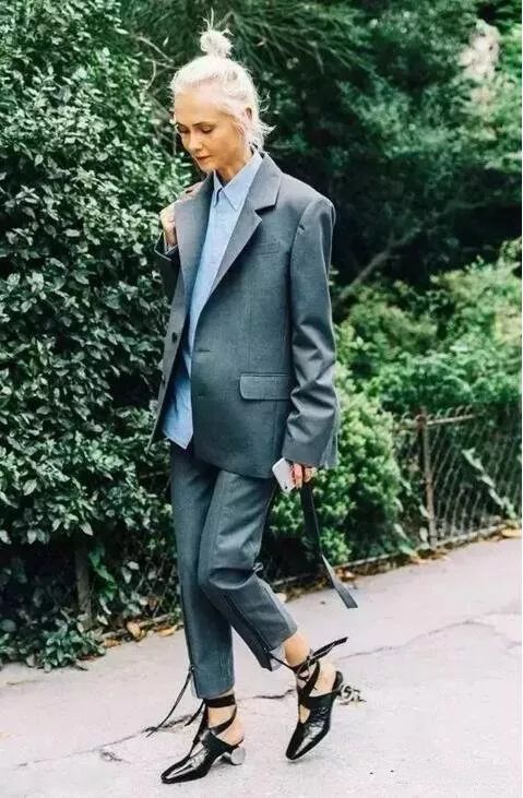 男性肩宽好看还是肩窄好看,男人肩宽好看还是肩窄好看